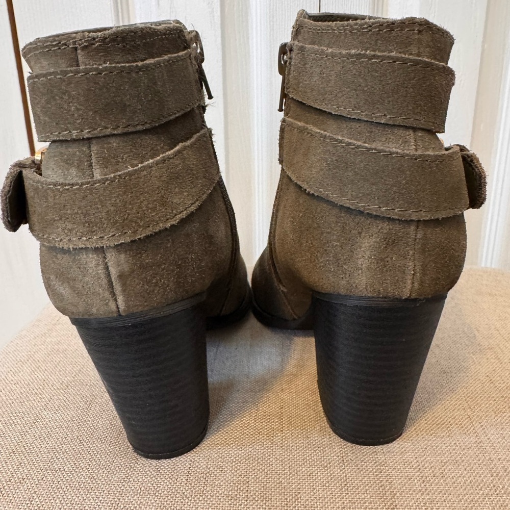 GUESS Women's Army Olive Green Ankle Boots Size 5.5 with Gold Accent Zippers - Picture 6 of 16